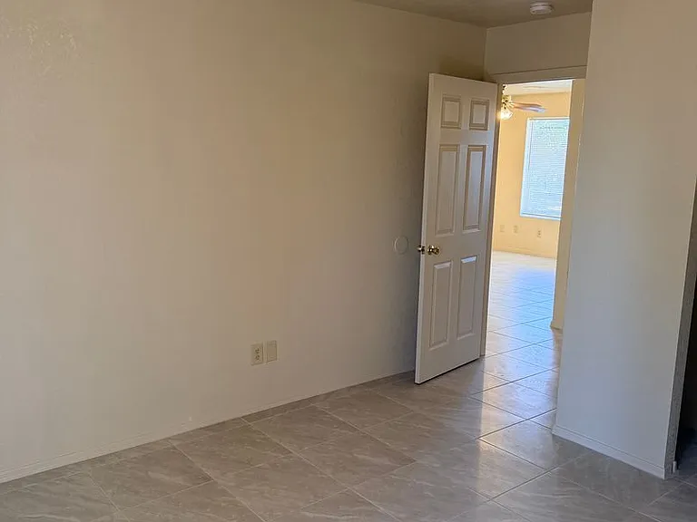 223 E Jefferson St #1-4 — Photo 9
