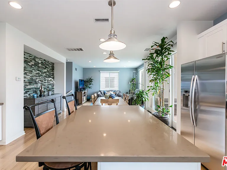 5547 Palm Dr — Photo 10