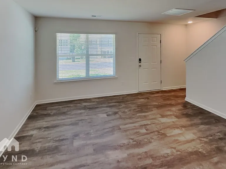1025 Jaxson Terry Ln — Photo 6