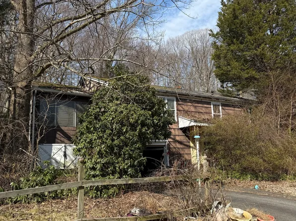 50 Laurel Avenue, Derby, CT 06418