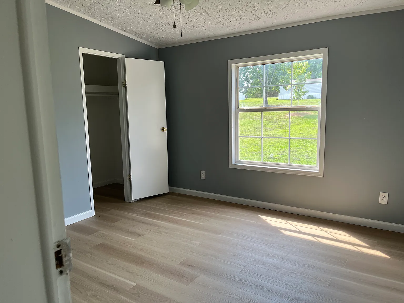 3 bed, 1000 sqft, $1,600 — Photo 4