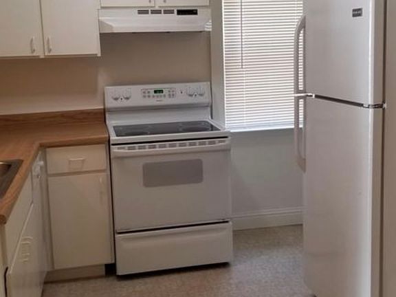 2nd image of 340 Riverview Rd #2