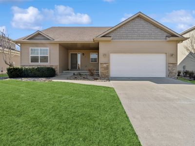 8670 Silverwood Dr, West Des Moines, IA, 50266