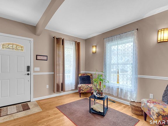 3rd image of 104 Benjamin Court