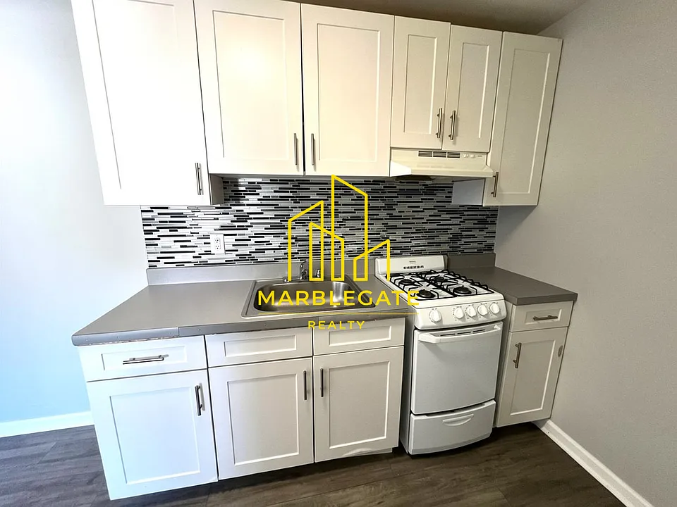 392 Stuyvesant Ave #100