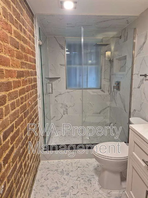 1 bed, 1.0 bath, 922 sqft, $1,395 — Photo 1