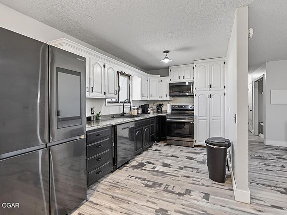 5th image of 124 Circle Dr