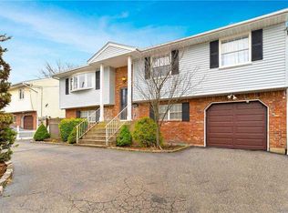 1056 Elizabeth St, Baldwin, NY 11510