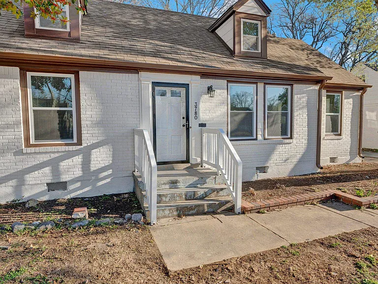 3780 Shirlwood Ave — Photo 3