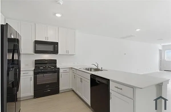 3120 Burmese St — Photo 6