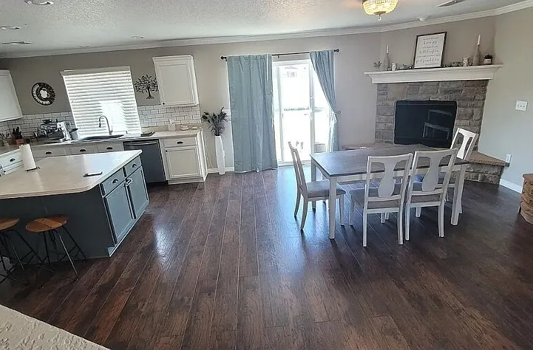 9565 Castle Oaks Dr — Photo 6