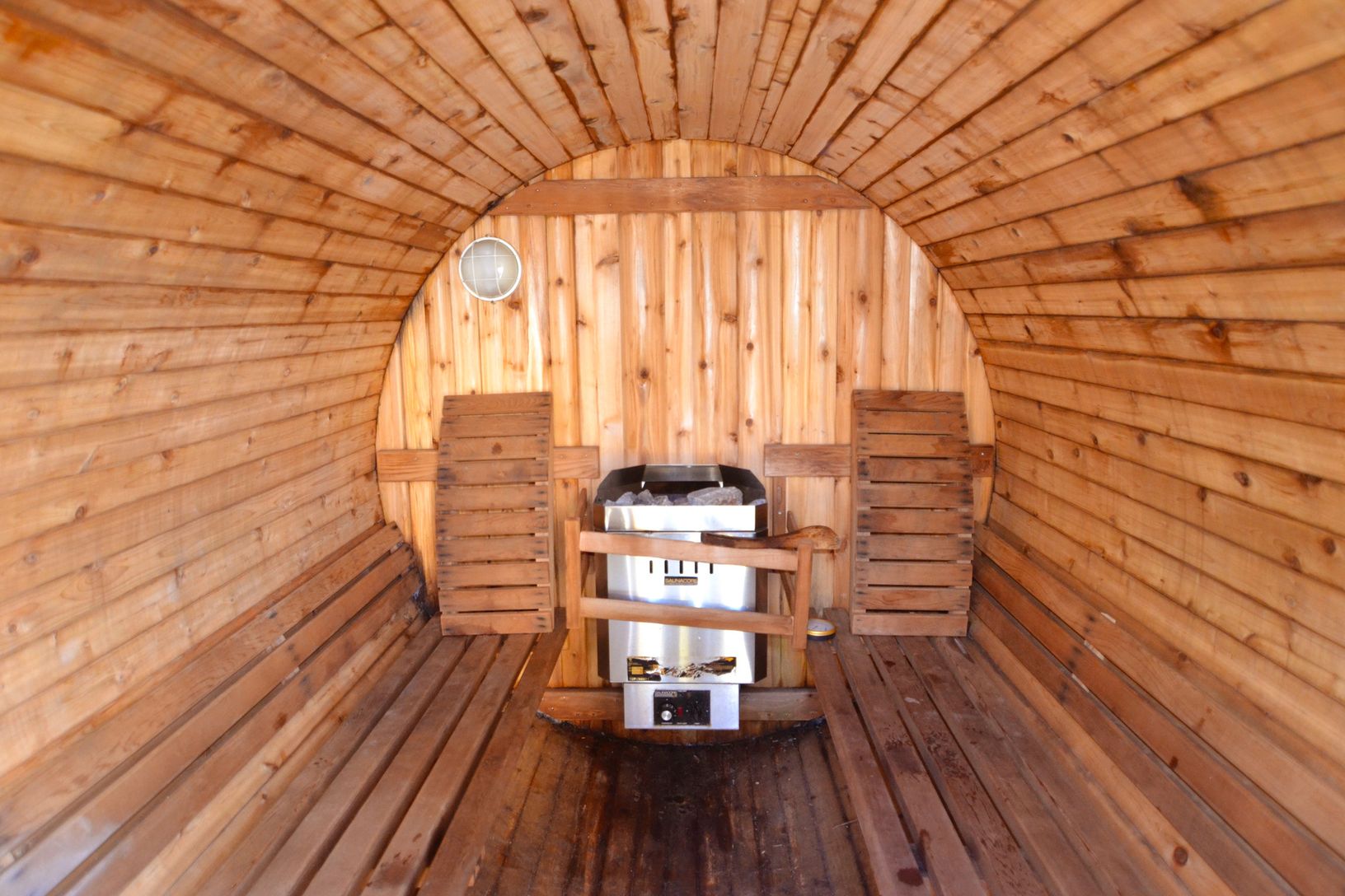 Cedar Barrel Sauna, Seats 6