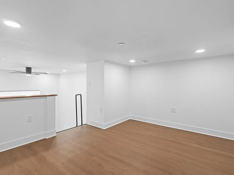 The Everett — Photo 21