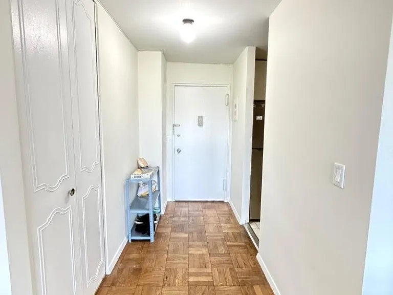 2100 Linwood Ave #4P — Photo 17