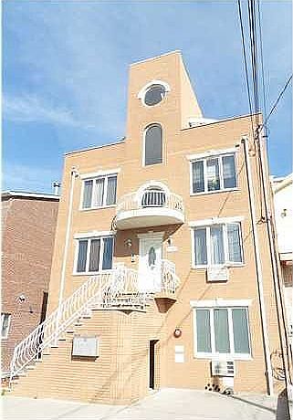 1st image of 135 28th Ave APT 1A