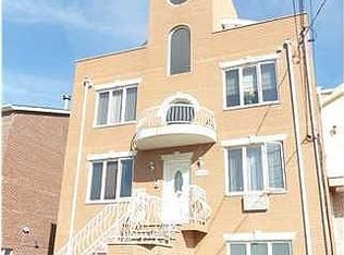 135 28th Ave APT 1A, Brooklyn, NY 11214