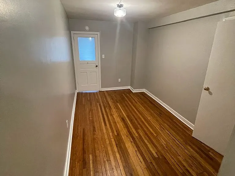 1014 Logan Ave — Photo 8