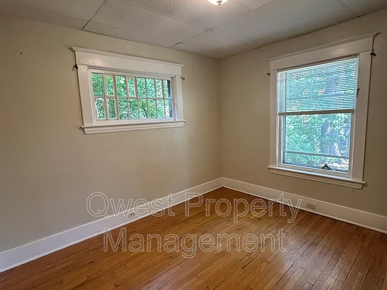 1335 Logan St SE — Photo 9