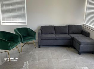 215 NE 10th Ave #4, Hallandale, FL 33009