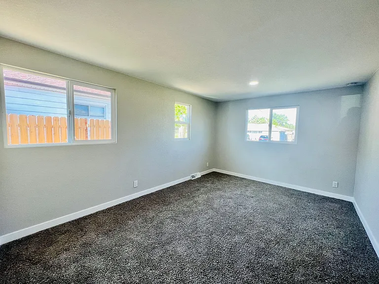 702 S Wolcott Ct — Photo 17
