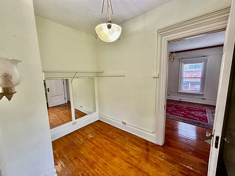 551 W 8th St #2 — Photo 3
