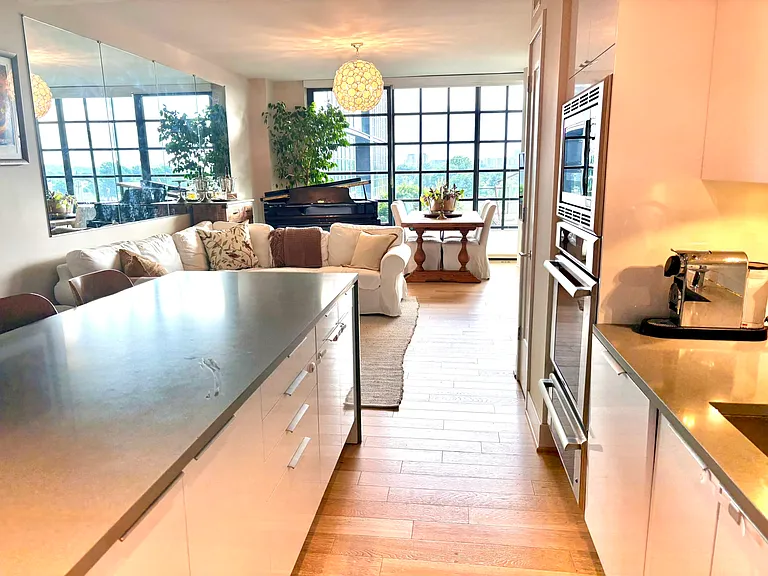 45 Sutton Sq SW #43 — Photo 9