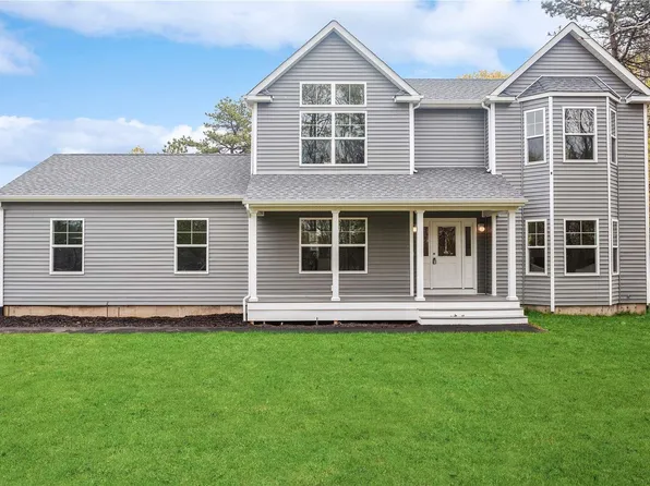 9 Locust Avenue, Ronkonkoma, NY 11779
