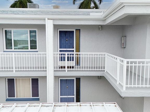 4th image of 1926 SE 43rd St APT 217