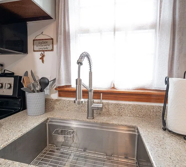 86 Old Farms Ln #86 — Photo 10