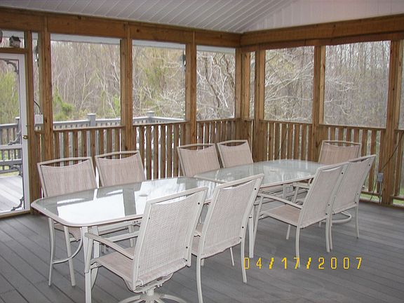 HUGE Screened in Deck