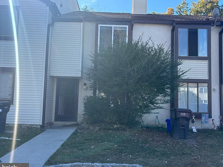 2404 Bayberry Ct — Photo 1