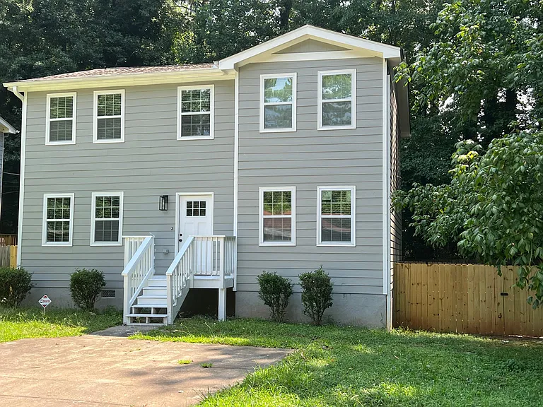 1884 Shamrock Dr — Photo 1