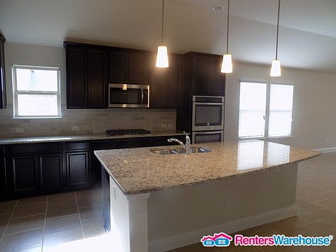 4th image of 3312 De Torres Cir