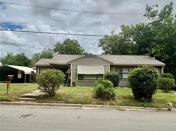 415 E 7th St, Taylor, TX 76574