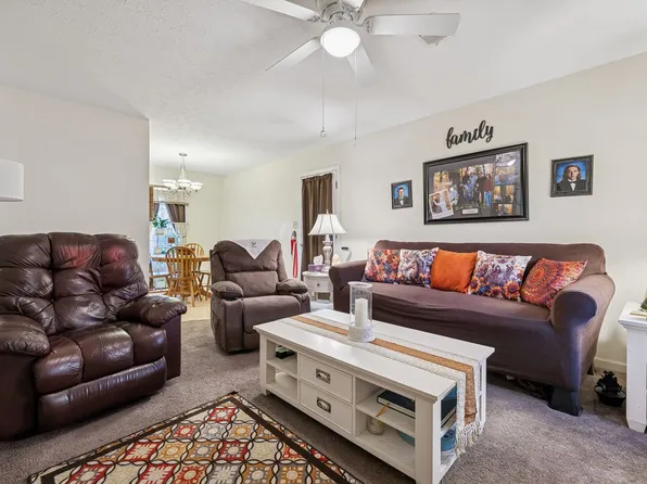 1337 Oaklawn Rd, Chapmansboro, TN 37035