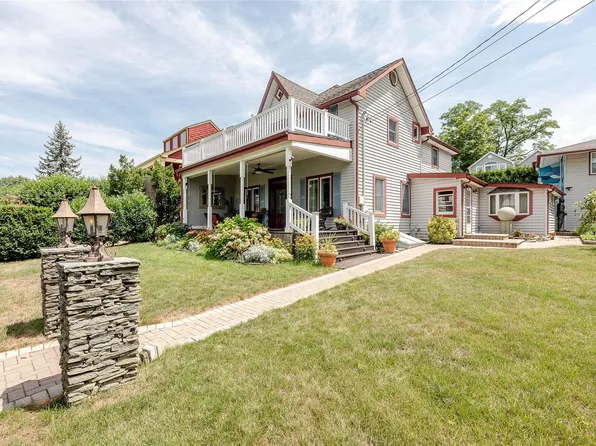 17 Jackson Street, Port Washington, NY 11050