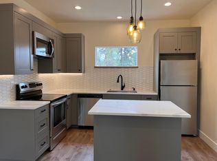 1244 NW Hartford Ave #B, Bend, OR 97703