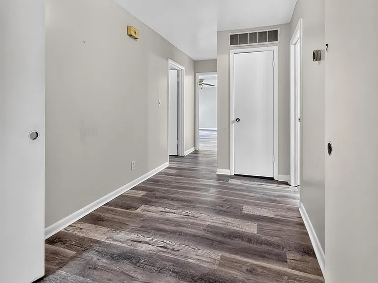 2303 Lynn Rd NW — Photo 16