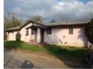 3828 Spruce St, Riverside, CA 92501