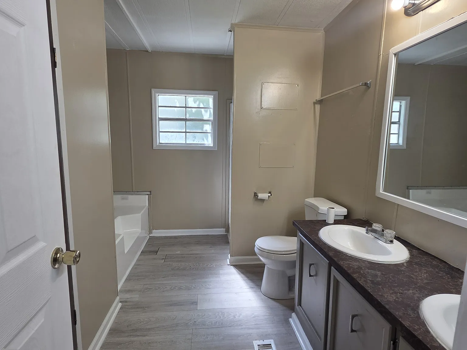 3526 Highview Court - 1 — Photo 4