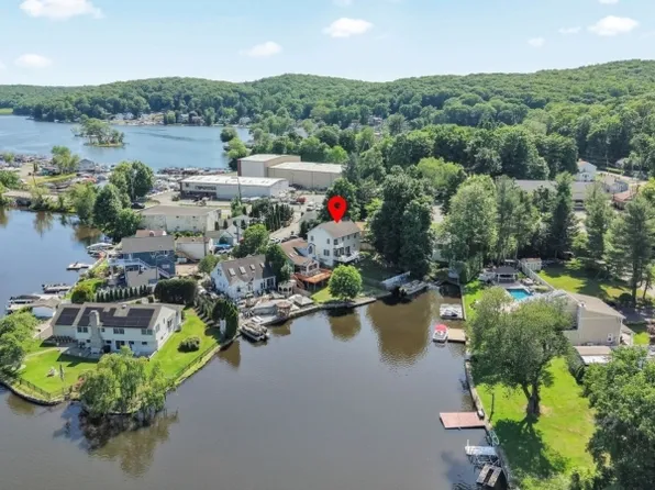 2 Brights Point Rd, Jefferson Twp., NJ 07849