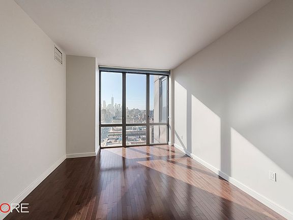 5th image of 101 W 24th St APT 21D