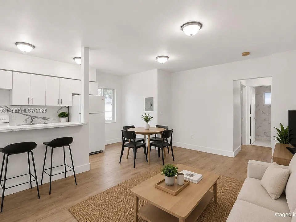 1545 Lenox Ave #11