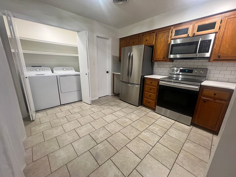 1st image of 101 Doris Dr