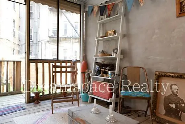 Rented by Dream Space Realty | media 32