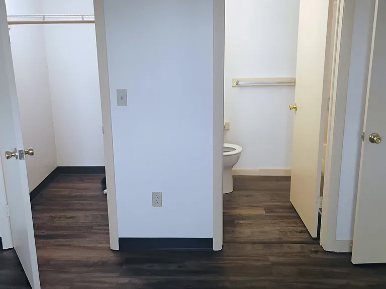 261 Pine St #43 — Photo 5