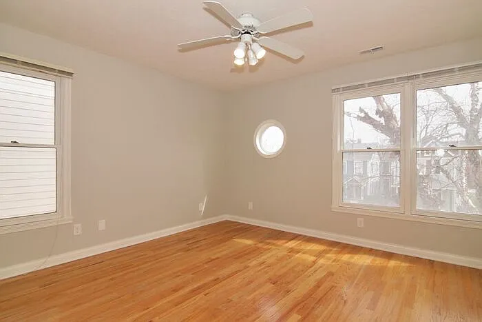 712 N East St — Photo 9