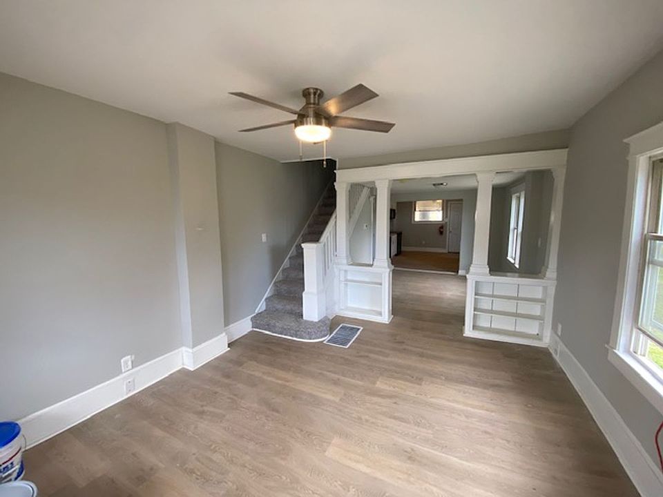1st image of 309 E Oak St Unit 1