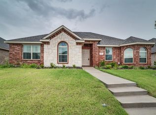 541 Clearlake Dr, Waxahachie, TX 75165