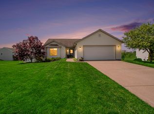1617 Sunny Glen Dr SE, Caledonia, MI 49316